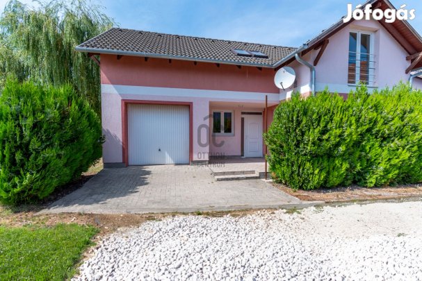 Székesfehérvári eladó tégla sorház