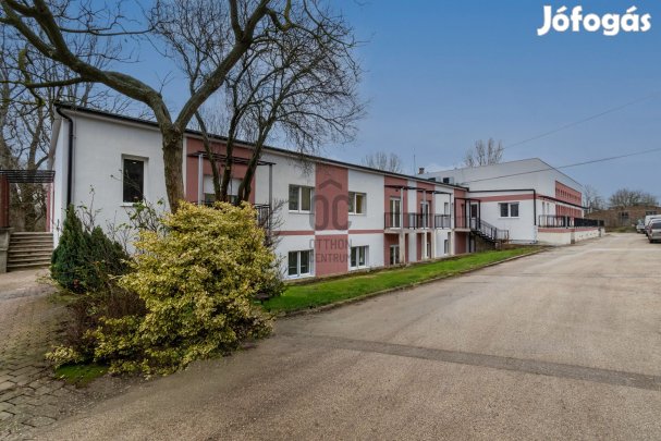 Székesfehérvári eladó új építésű tégla társasházi lakás