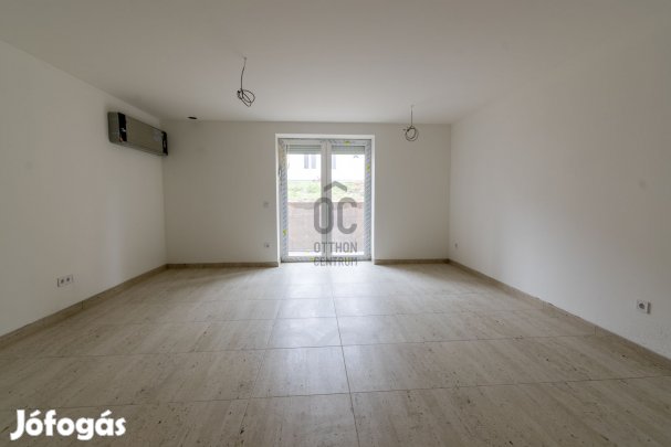 Székesfehérvári eladó új építésű tégla társasházi lakás