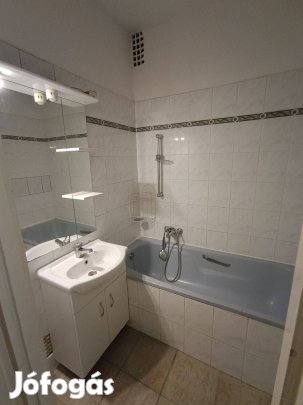 Székesfehérváron 2 szobás lakás eladó