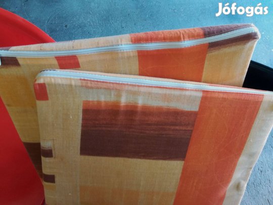 Székpárna nagyméretű, 4 db 41.5X48 cm ,lezipzárazható huzat!/76