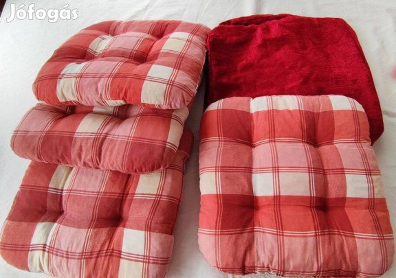 Székpárnák: 4 db + 4 db bársonyos felületű piros huzat