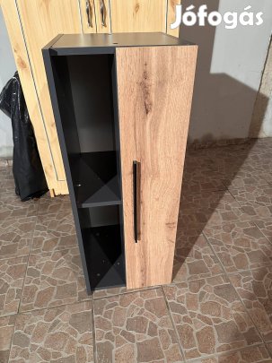 Szekrény (keskeny)