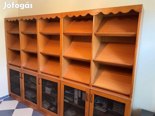 Szekrény, üzletberendezés, bemutatószekrény eladó!