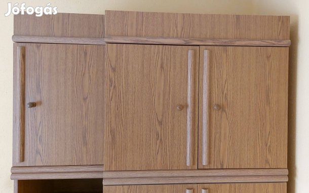 Szekrény egy és két ajtós felső szekrény