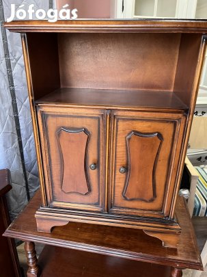 Szekrény eladó 35000 ft 78/ 35x56 bp.17 ker