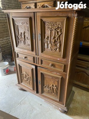 Szekrény eladó