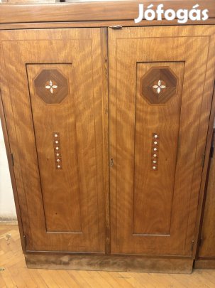Szekrény eladó