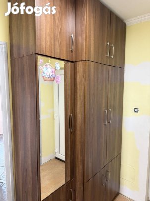 Szekrény eladó 