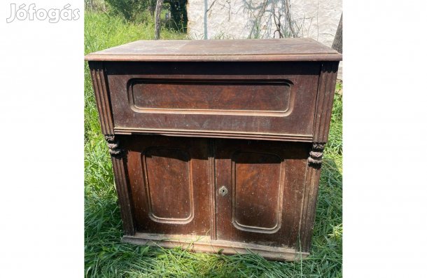 Szekrény felnyitható