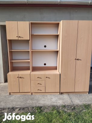 Szekrény van eladó, ár megegyezés szerint Tel:30 570 2553