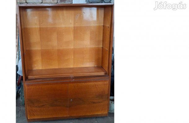 Szekrény vitrines, alul zárt