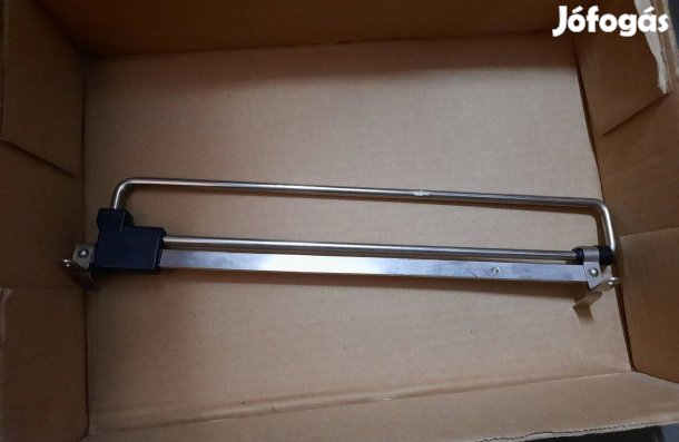 Szekrénybe szerelhető kihúzható vállfatartó króm