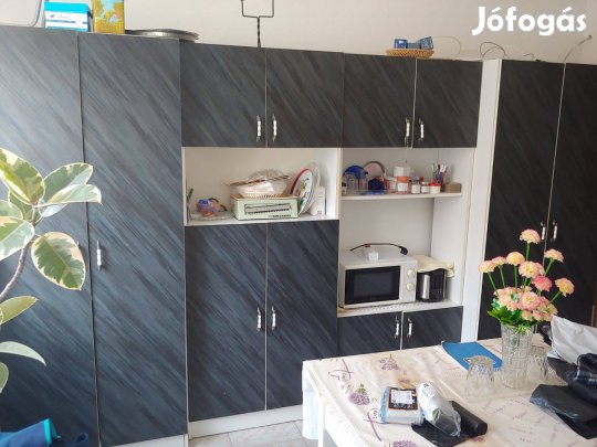Szekrénysor Győrben eladó