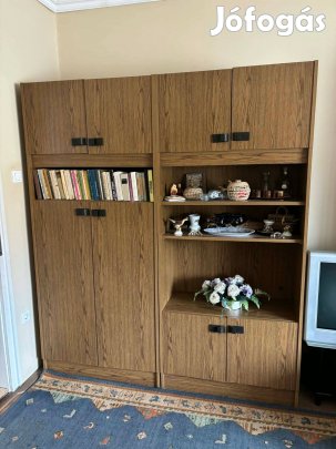 Szekrénysor, akasztós szekrény, tároló szekrény, nappali bútor