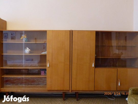 Szekrénysor dohányzóasztallal eladó