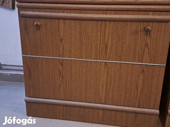 Szekrénysor egyben és külön is.