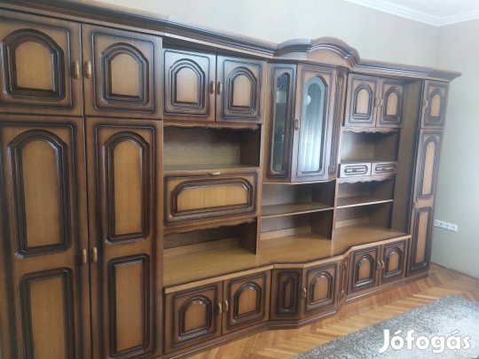 Szekrénysor eladó fa frontos