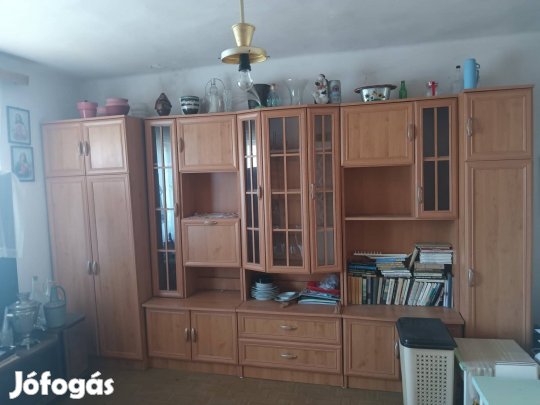 Szekrénysor eladó használt de szép.
