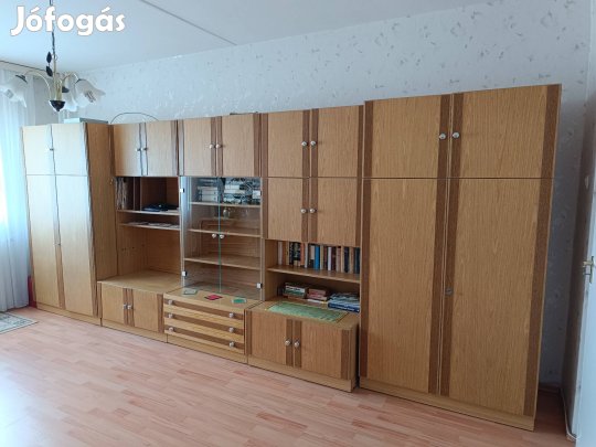 Szekrénysor jó állapotban olcsón eladó.