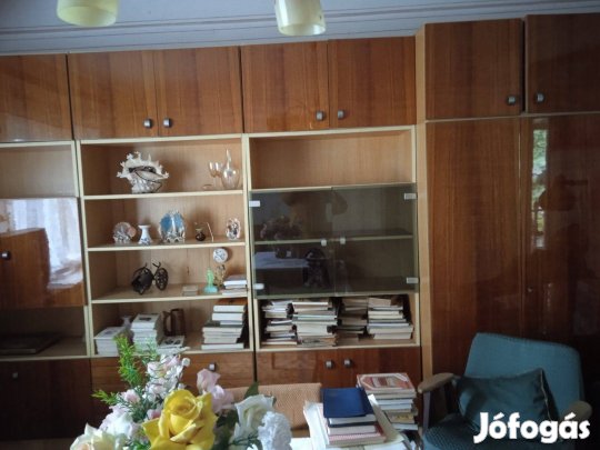 Szekrénysor jó állapotú