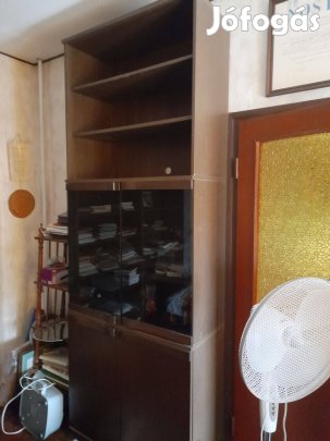 Szekrénysor négyzet alakú elemekből összerakható