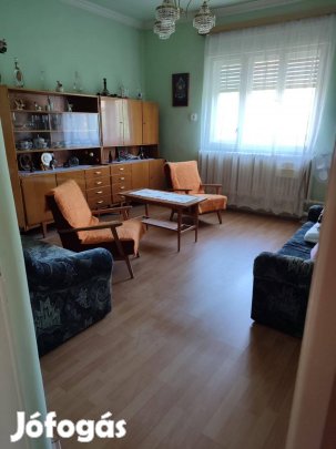 Szekrénysor szép állapoban