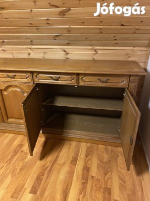 Szekrénysor szép állapotban