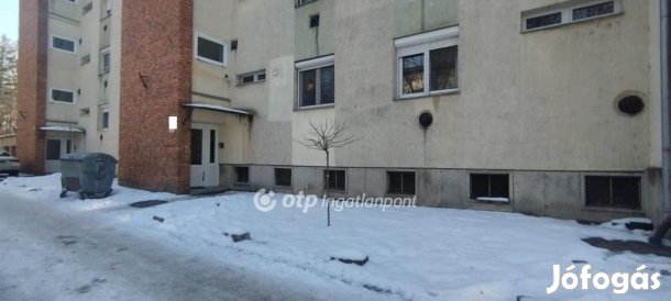 Szekszárd - Központ - felújított 51 nm erkélyes lakás eladó!