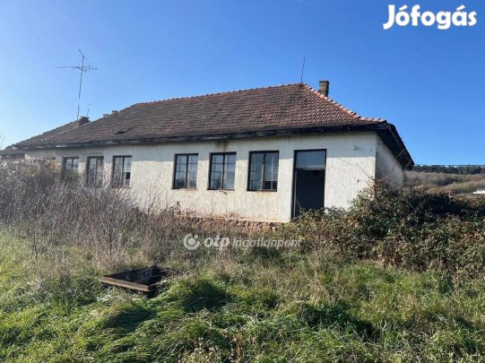 Szekszárdi 187 nm-es ház eladó