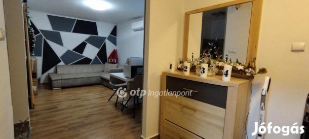 Szekszárdi 45 nm-es lakás eladó