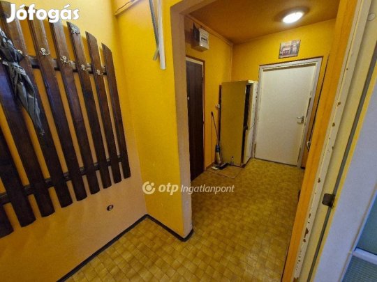 Szekszárdi 49 nm-es lakás eladó