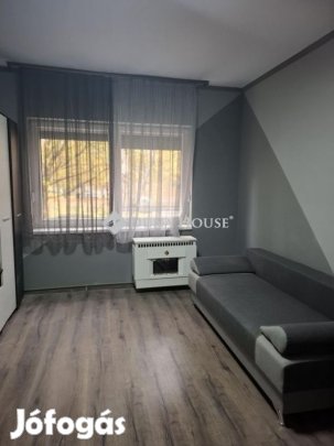 Szekszárdi 55 nm-es lakás eladó