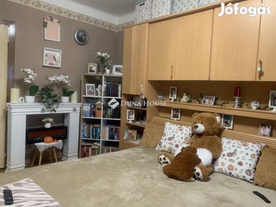 Szekszárdi 57 nm-es lakás eladó