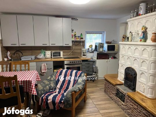 Szekszárdi 80 nm-es ház eladó