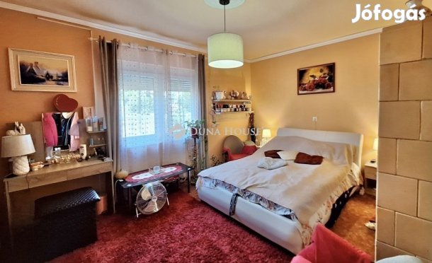 Szekszárdi 81 nm-es ház eladó