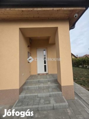 Szekszárdi eladó 116 nm-es ház