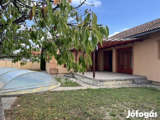 Szekszárdi eladó 140 nm-es ház