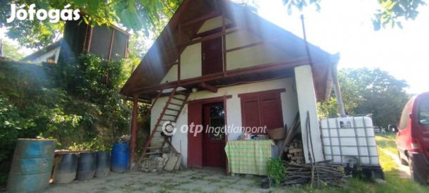 Szekszárdi eladó 18 nm-es ház