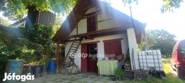 Szekszárdi eladó 18 nm-es ház