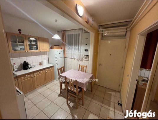 Szekszárdi eladó 53 nm-es lakás