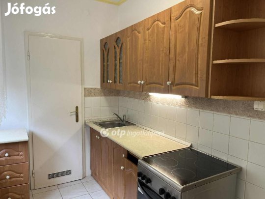 Szekszárdi eladó 57 nm-es lakás