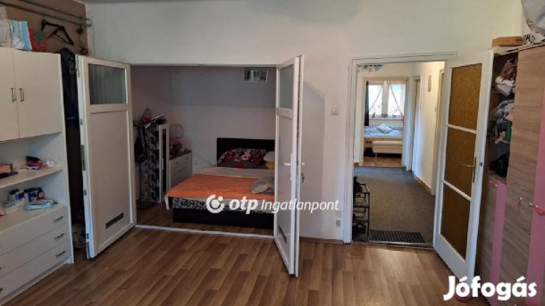 Szekszárdi eladó 87 nm-es lakás