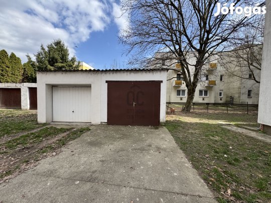 Szekszárdi eladó garázs