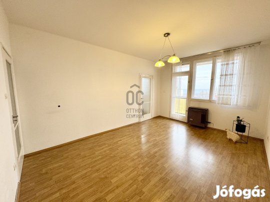 Szekszárdi eladó tégla társasházi lakás