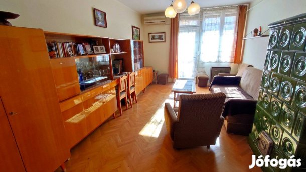 Szekszárdon 2 szobás erkélyes ideális zöldövezeti lakás