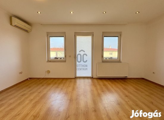 Szekszárdon, kitűnő állapotban lévő egyszobás lakás eladó!