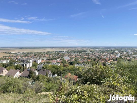 Szekszárdon panorámás kilátással építési telek eladó!