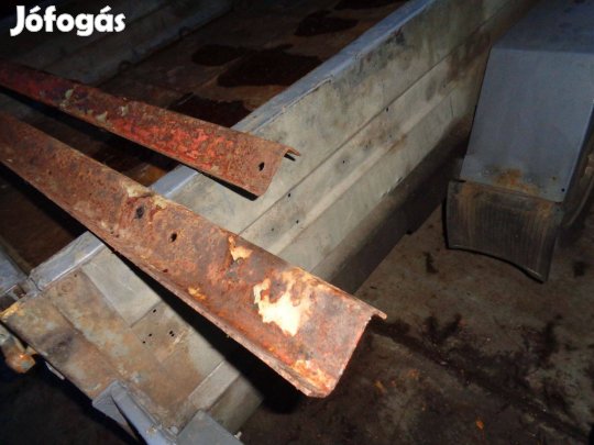 Szelemen vasváz csarnokváz tetőszerkezet 2m-es szelemen