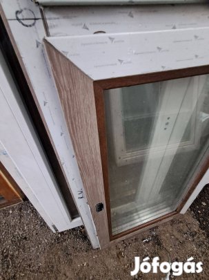 Széles fekvő ablak